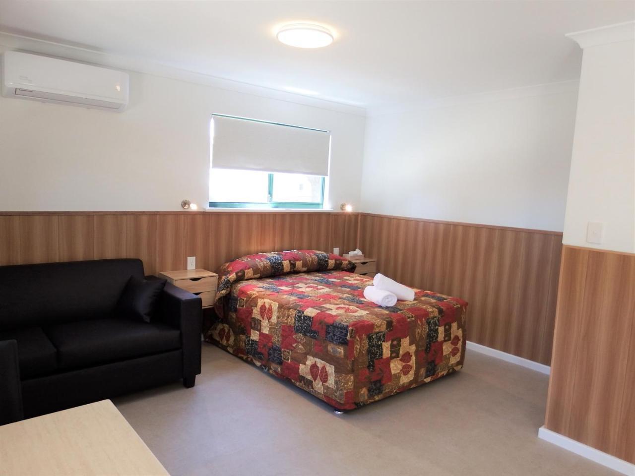 Australind Tourist Park Hotell Exteriör bild